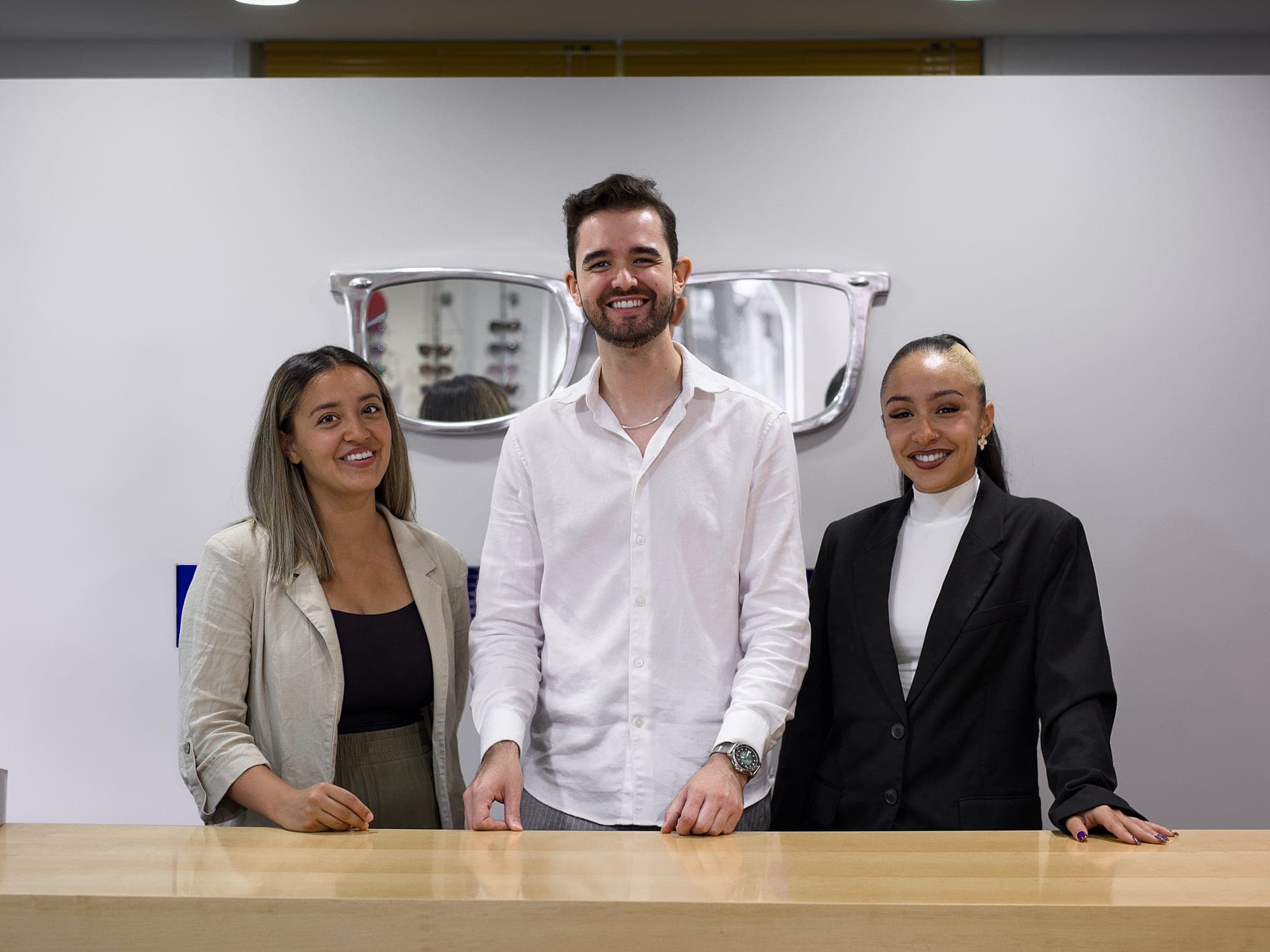 Das Team von Brugge Optik in Adliswil, Zürich